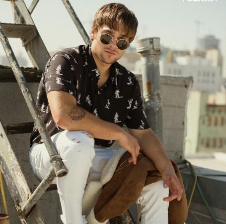 Dylan Sprayberry is single in 2021.